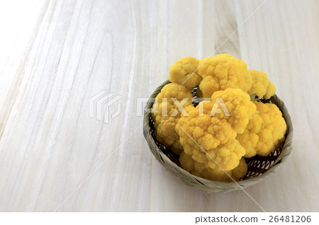 食物煮沸的菜橙色花椰菜 食物煮沸的菜橙色花椰菜 26481206