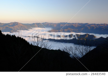 Sea of clouds in the Taitaka Mountains (Kawakami Village, Yoshino-gun, Nara Prefecture) Sea of clouds in the Taitaka Mountains (Kawakami Village, Yoshino-gun, Nara Prefecture) 26483540