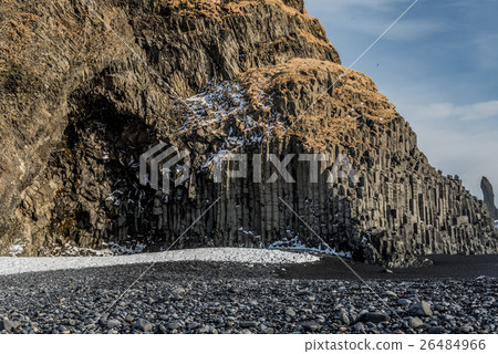 Reynisdranger, basalt sea stacks, Iceland Reynisdranger, basalt sea stacks, Iceland 26484966
