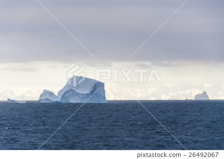 Antarctica in a cloudy day Antarctica in a cloudy day 26492067