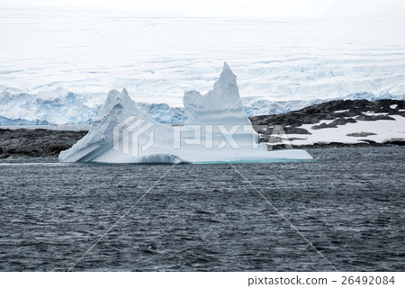 Antarctica in a cloudy day Antarctica in a cloudy day 26492084