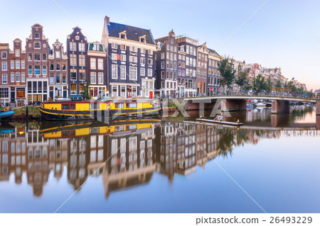 Amsterdam canal Singel with dutch houses, Holland 26493229
