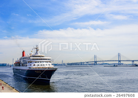 一艘停泊在橫濱·大碼頭Nippon Maru的客船 一艘停泊在橫濱·大碼頭Nippon Maru的客船 26497608
