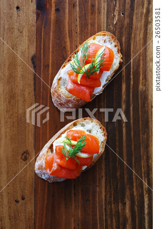 Smoked salmon open sandwich 26503581
