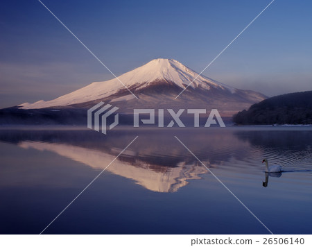 Severe winter Yamanakako morning 26506140