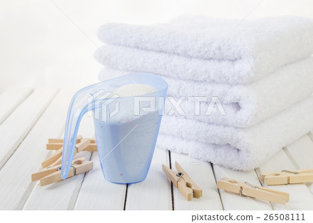 Bath towels, washing powder and wooden clothesp 26508111