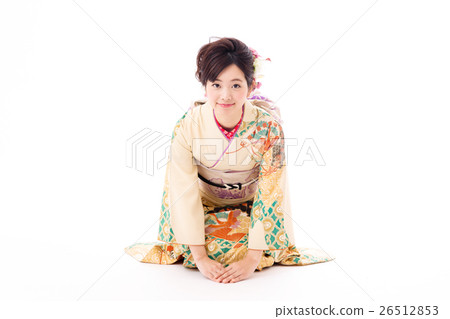 一個穿著和服的女人 一個穿著和服的女人 26512853