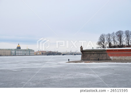 Frozen River Neva in center of St.Petersburg. 26515595