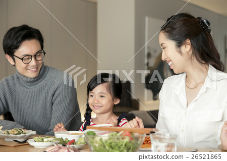 Family eating Family eating 26521865