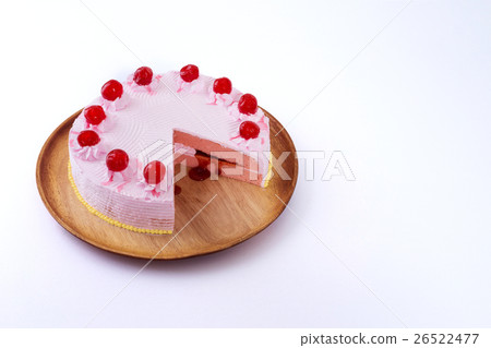 Strawberry cake 26522477