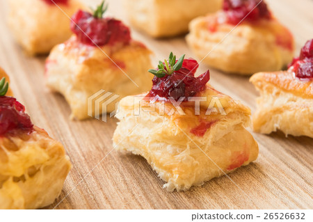 Christmas cranberry and cheese bites Christmas cranberry and cheese bites 26526632