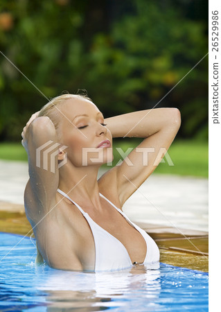 in pool 26529986