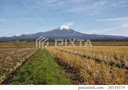 深秋，小山冠雪 26539374