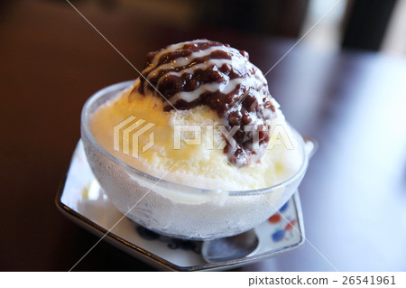 Red beans with japanese shave ice Red beans with japanese shave ice 26541961