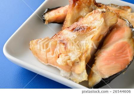 Salt-grilled salmon salmon Salt-grilled salmon salmon 26544606