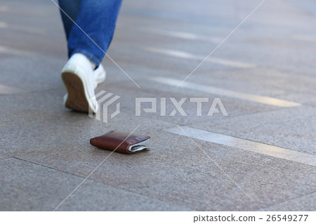 people lost leather wallet with money 26549277