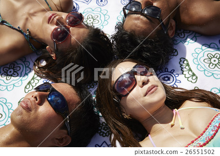 Friends who enjoy the resort Friends who enjoy the resort 26551502