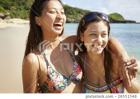 Friends who enjoy the resort 26551548