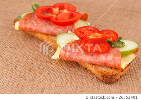 Sandwiches 26552401