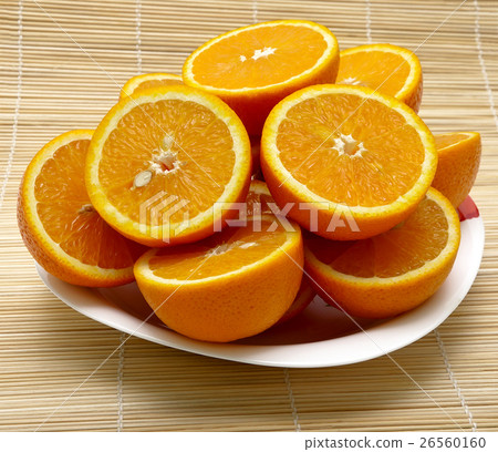 sliced ripe juicy oranges closeup 26560160