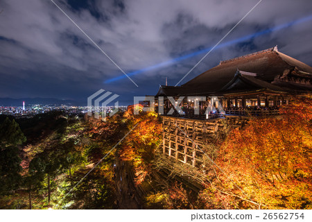 清水寺照亮了秋天 26562754