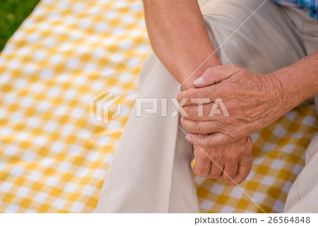 Hands of senior man. 26564848