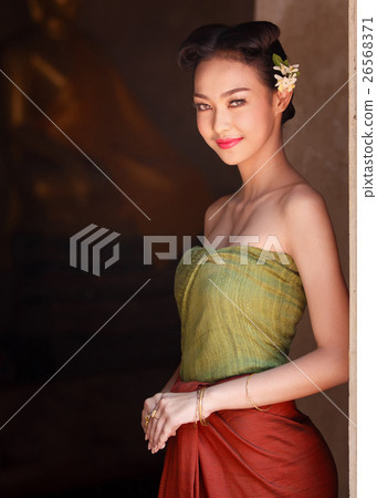 Beautiful Thai girls - Stock Photo [26568371] - PIXTA