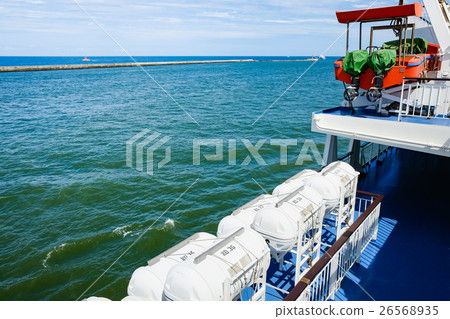 Passenger vessel life-saving equipment (9) 26568935