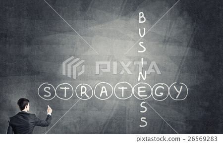 Seminar trainer draw on chalkboard Seminar trainer draw on chalkboard 26569283