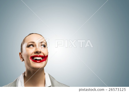 young woman with vivid red mouth 26573125
