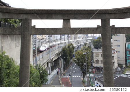 Akabane Hachiman Shrine (Tohoku Shinkansen and torii) Akabane Hachiman Shrine (Tohoku Shinkansen and torii) 26580152