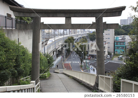 赤羽八幡神社（東北新幹線和鳥居） 26580153