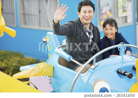 amusement park  26581850