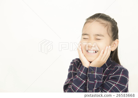 一個感到幸福的女孩 26583668