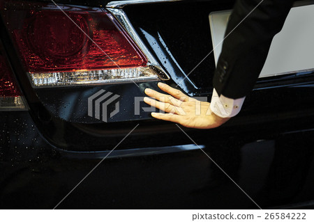 處理打開和關閉汽車後備箱 處理打開和關閉汽車後備箱 26584222