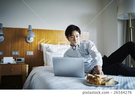 酒店放鬆的商人早餐 酒店放鬆的商人早餐 26584276