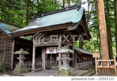 Nagano Suwa Taisha Shrine Shonomiya entrance gate (2016.10) Nagano Suwa Taisha Shrine Shonomiya entrance gate (2016.10) 26585133