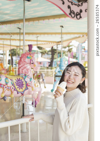 amusement park  26585374
