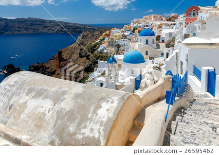 Oia. Traditional architecture of Santorini. 26595462