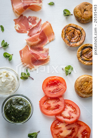 Ingredients for mushroom burger 26595493