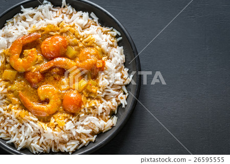 Thai yellow curry with seafood and white rice 26595555