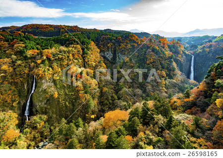 Shakedown waterfall Kuju Yumae Suspension bridge Autumn leaves 26598165