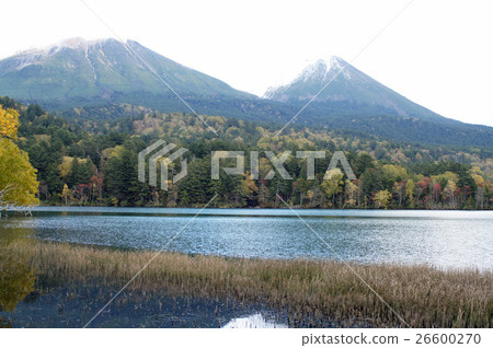 Mt. Akan-dake and Aku Fuji in autumn 26600270