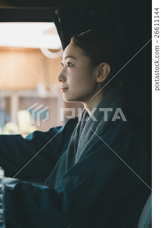 駕駛 女生 女孩 26611144