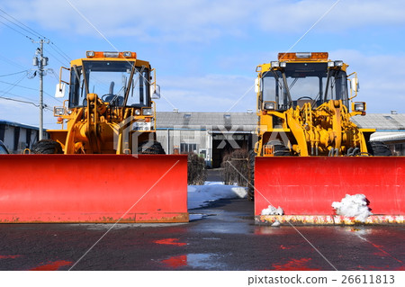 Waiting snow plow 26611813