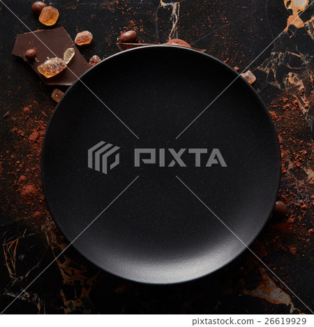 Empty black plate 26619929