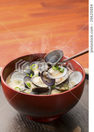 Shijimino miso soup 26620884