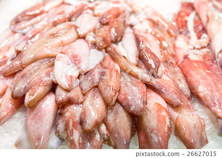 Many squids on the market 26627015