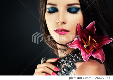 Woman with Makeup. Blue Eye Shadow Make-up 26627064