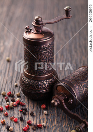 pepper grinders 26630646